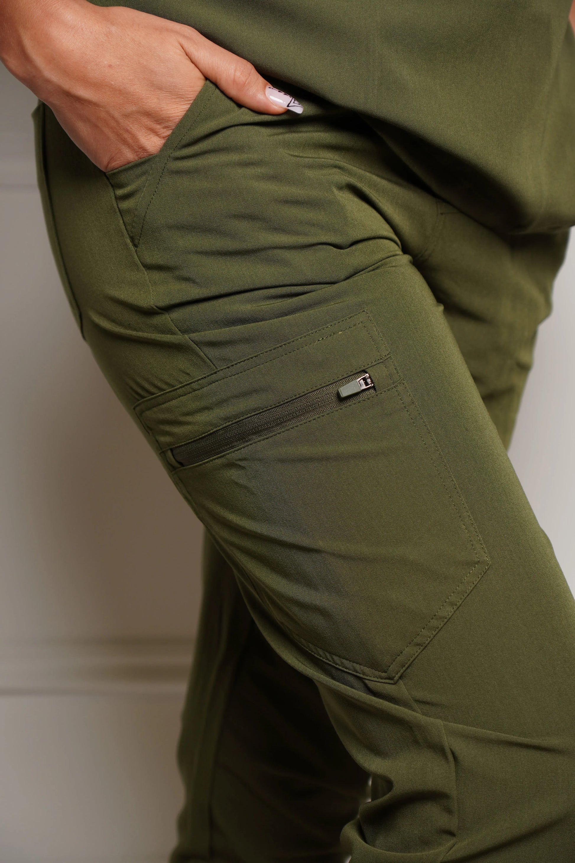Women's Jogger Scrub Pants with pockets - Black Pants%shop name%%product variant%